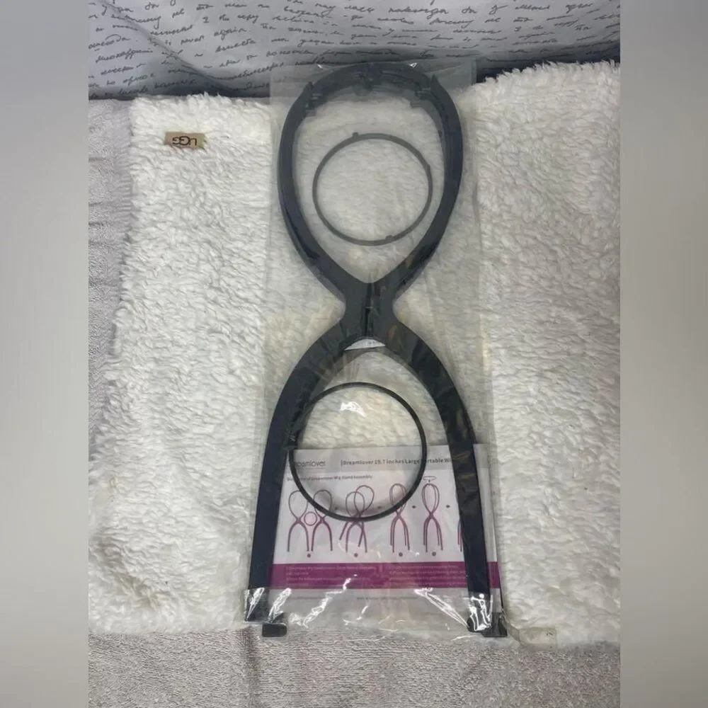 New‎ Wig stand
